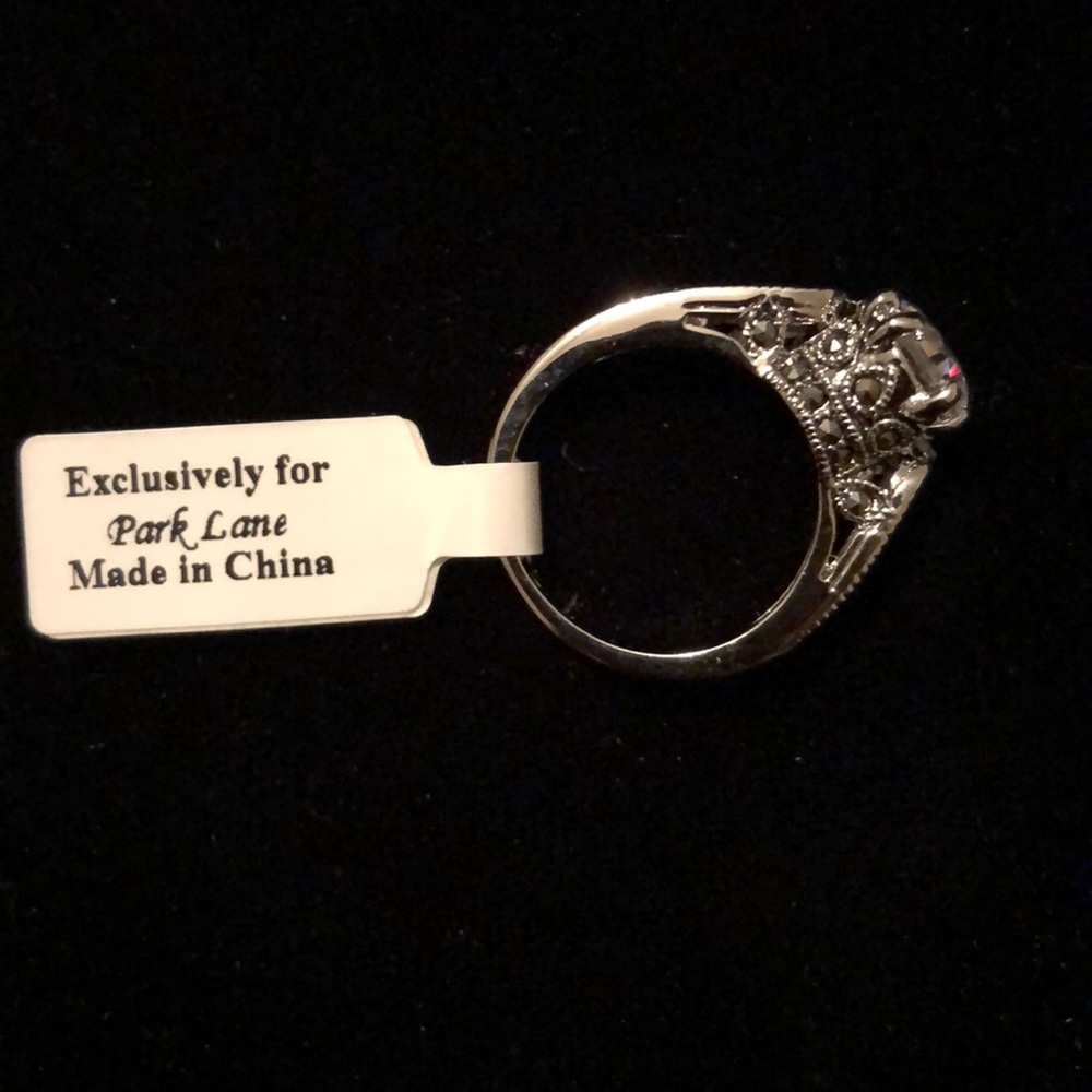 NEW GORGEOUS Cubic Zirconia Ring from Park Lane - Picture 3 of 6